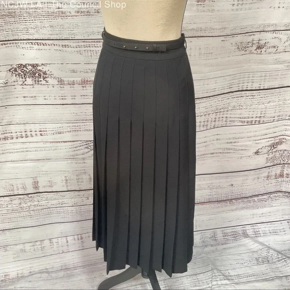 Zimmermann Black Pleated Belted Gold
Tone Horsebite Long Skirt - Size 0 - Picture 3 of 8